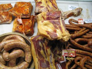 Carmangeria Toto Produse traditionale din carne mangalita
